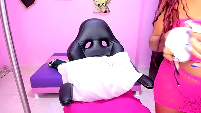 MATURE WHOR33 online show from 10/27/25, 11:44