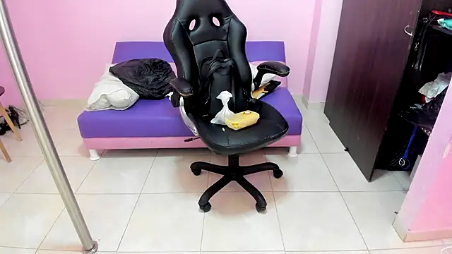 MATURE WHOR33 online show from 11/17/25, 11:47