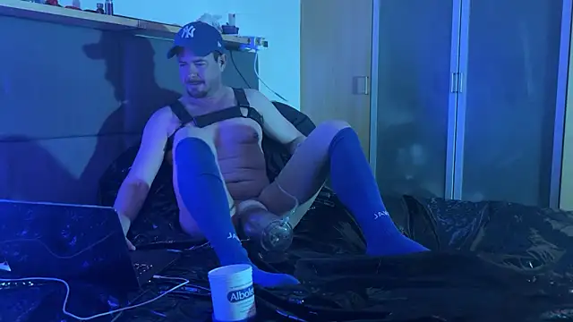 PumpChester82 online show from 02/18/25, 06:37