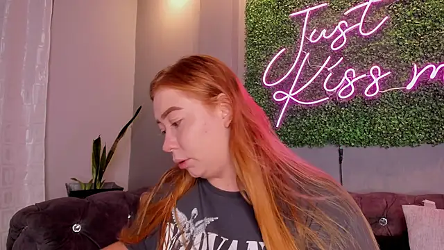 hannamartinn online show from 10/08/25, 03:24