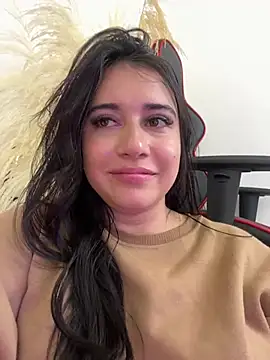 Snapshot of KallyMyller1 chatting on 02/02/25, 11:00 KallyMyller1 online show from 02/02/25, 11:00