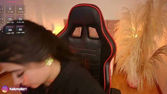 Snapshot of KallyMyller1 chatting on 02/07/25, 07:38 KallyMyller1 online show from 02/07/25, 07:38