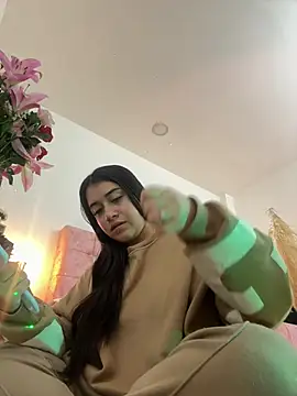 Snapshot of KallyMyller1 chatting on 02/17/25, 03:22 KallyMyller1 online show from 02/17/25, 03:22