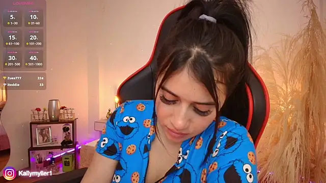 Snapshot of KallyMyller1 chatting on 01/28/25, 10:56 KallyMyller1 online show from 01/28/25, 10:56