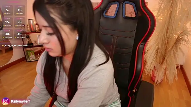 Snapshot of KallyMyller1 chatting on 02/11/25, 10:18 KallyMyller1 online show from 02/11/25, 10:18