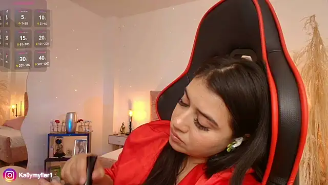 Snapshot of KallyMyller1 chatting on 02/07/25, 10:41 KallyMyller1 online show from 02/07/25, 10:41