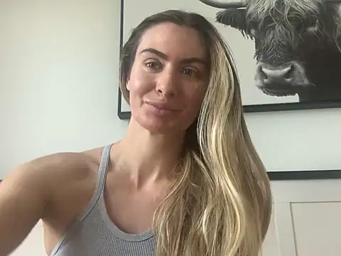 Alyssa rhoades online show from 05/31/26, 06:53