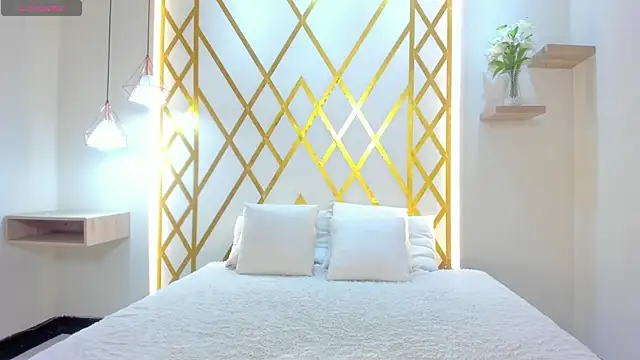 maryevans  online show from 11/05/25, 12:52