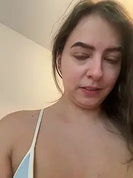 Snapshot of eleonoree chatting on 06/12/26, 02:37 eleonoree online show from 06/12/26, 02:37