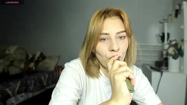 KindKristy online show from 12/05/25, 05:28