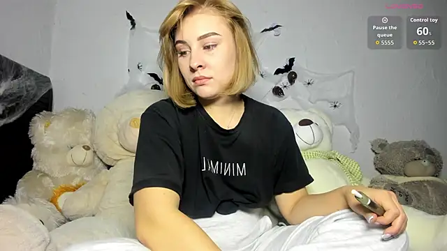 KindKristy online show from 10/28/25, 05:18