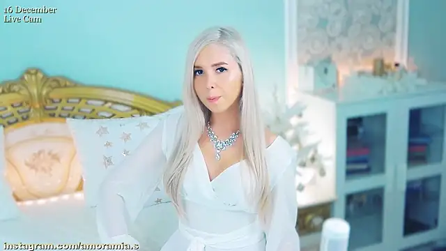 Amoramias online show from 12/16/24, 07:54