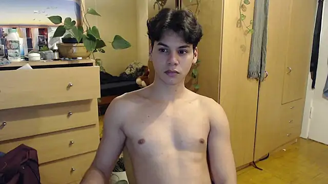 Snapshot of tomas_boy20 chatting on 12/27/24, 09:11 tomas boy20 online show from 12/27/24, 09:11