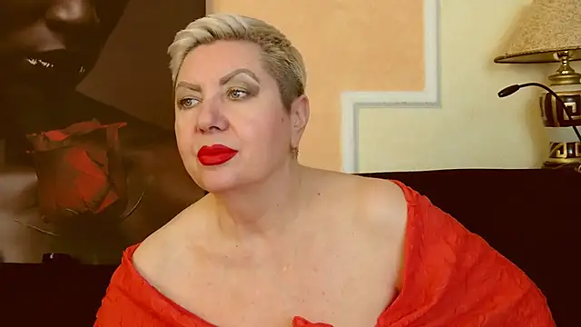 Snapshot of LadyPosh chatting on 02/26/25, 01:25 LadyPosh online show from 02/26/25, 01:25