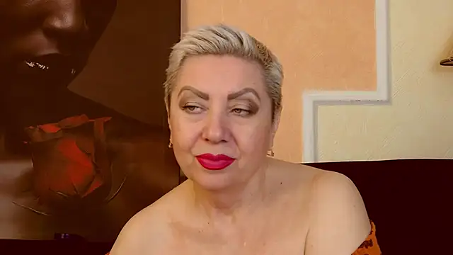 Snapshot of LadyPosh chatting on 09/19/25, 08:57 LadyPosh online show from 09/19/25, 08:57