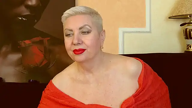Snapshot of LadyPosh chatting on 02/04/25, 10:24 LadyPosh online show from 02/04/25, 10:24