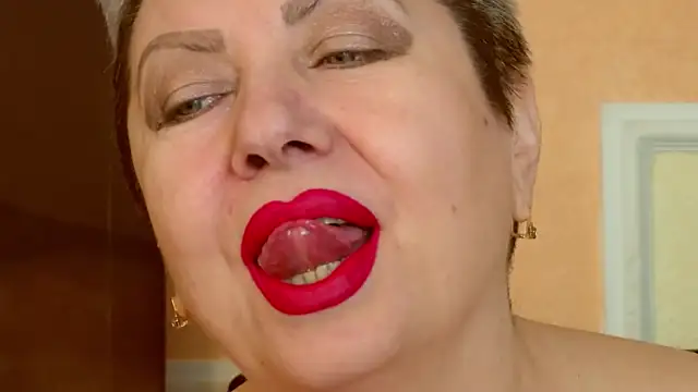 Snapshot of LadyPosh chatting on 02/24/26, 09:37 LadyPosh online show from 02/24/26, 09:37