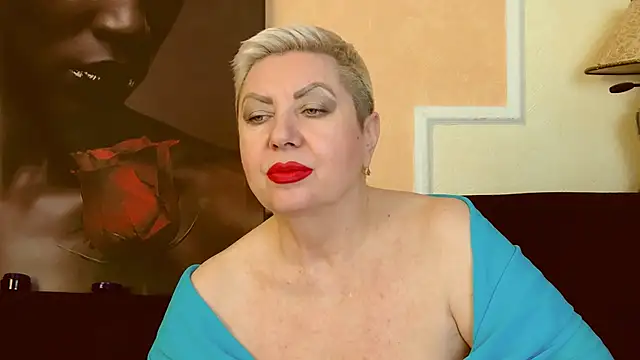 Snapshot of LadyPosh chatting on 02/19/25, 01:18 LadyPosh online show from 02/19/25, 01:18