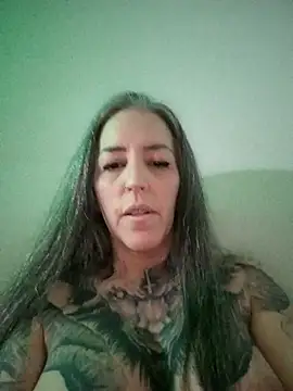 Snapshot of vamporasuccubus19777 chatting on 09/23/25, 11:45 vamporasuccubus19777 online show from 09/23/25, 11:45