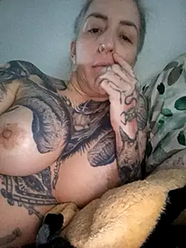 Snapshot of vamporasuccubus19777 chatting on 03/13/25, 11:38 vamporasuccubus19777 online show from 03/13/25, 11:38
