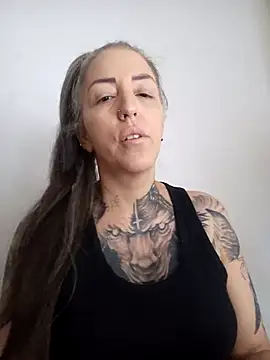 Snapshot of vamporasuccubus19777 chatting on 02/10/25, 08:00 vamporasuccubus19777 online show from 02/10/25, 08:00