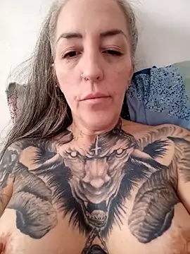Snapshot of vamporasuccubus19777 chatting on 06/16/26, 02:06 vamporasuccubus19777 online show from 06/16/26, 02:06