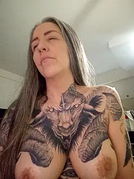 Snapshot of vamporasuccubus19777 chatting on 02/14/25, 11:31 vamporasuccubus19777 online show from 02/14/25, 11:31