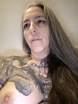 Snapshot of vamporasuccubus19777 chatting on 09/17/25, 11:51 vamporasuccubus19777 online show from 09/17/25, 11:51