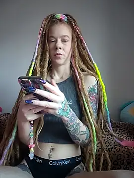 LucidLucy online show from 12/01/25, 01:56