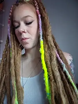 LucidLucy online show from 11/20/25, 01:01