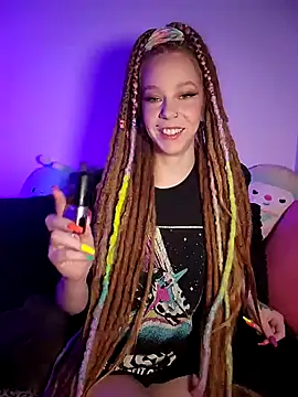 LucidLucy online show from 04/10/26, 03:02