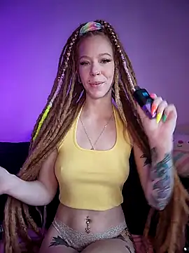 LucidLucy online show from 04/15/26, 04:00