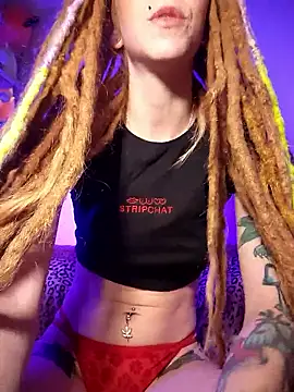 Snapshot of LucidLucy chatting on 01/10/26, 03:35 LucidLucy online show from 01/10/26, 03:35