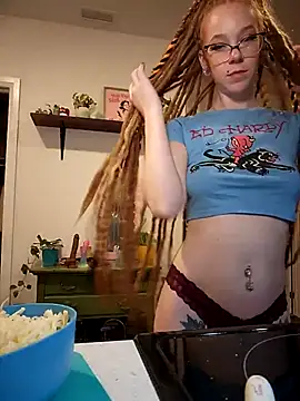 LucidLucy online show from 10/30/25, 02:21