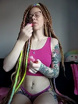 Snapshot of LucidLucy chatting on 02/17/26, 02:03 LucidLucy online show from 02/17/26, 02:03