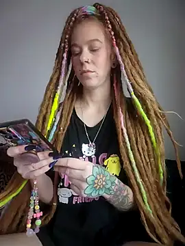 LucidLucy online show from 11/28/25, 02:06