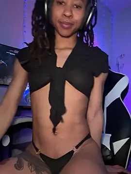 Snapshot of thebrattygoddess chatting on 03/20/25, 10:51 thebrattygoddess online show from 03/20/25, 10:51