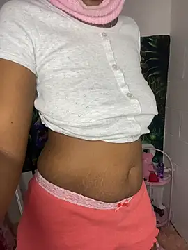 Snapshot of Badjen1027 chatting on 10/30/25, 01:48 Badjen1027 online show from 10/30/25, 01:48