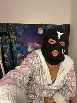 Snapshot of Badjen1027 chatting on 11/04/25, 02:26 Badjen1027 online show from 11/04/25, 02:26