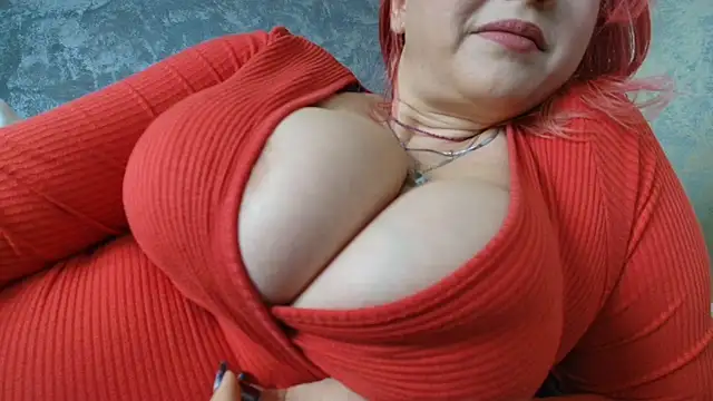 Snapshot of CherryLuv36 chatting on 02/03/25, 12:25 CherryLuv36 online show from 02/03/25, 12:25