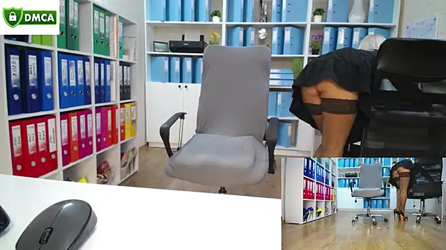 Snapshot of secret-office chatting on 10/20/25, 05:20 secret-office online show from 10/20/25, 05:20