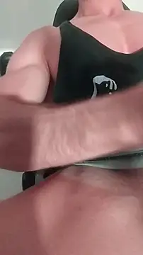 Snapshot of sexy_fit_guy_on_cam chatting on 11/12/25, 03:38 sexy fit guy on cam online show from 11/12/25, 03:38