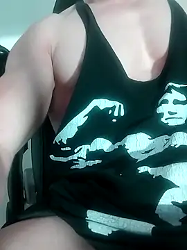 sexy fit guy on cam online show from 09/18/25, 08:56