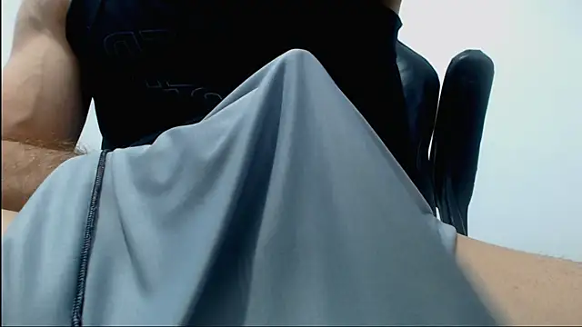 sexy fit guy on cam online show from 04/08/26, 03:46