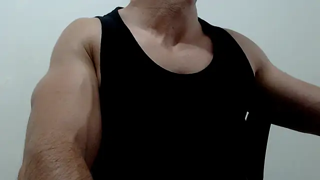 sexy fit guy on cam online show from 09/26/25, 07:32
