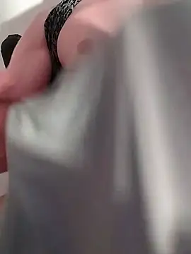 sexy fit guy on cam online show from 02/09/25, 07:05