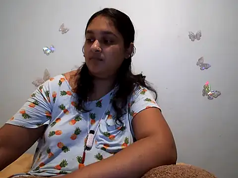 Snapshot of Indianbloom- chatting on 10/01/25, 10:24 Indianbloom- online show from 10/01/25, 10:24
