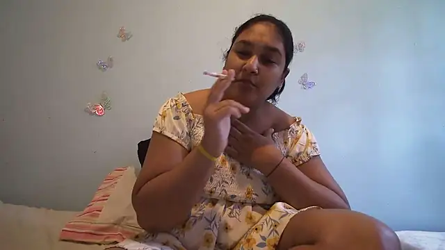 Snapshot of Indianbloom- chatting on 09/21/25, 09:47 Indianbloom- online show from 09/21/25, 09:47
