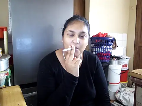 Snapshot of Indianbloom- chatting on 09/13/25, 09:20 Indianbloom- online show from 09/13/25, 09:20