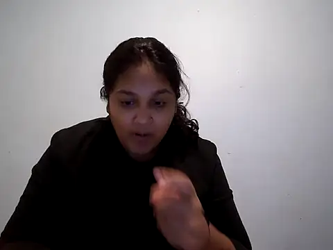 Snapshot of Indianbloom- chatting on 09/19/25, 04:55 Indianbloom- online show from 09/19/25, 04:55
